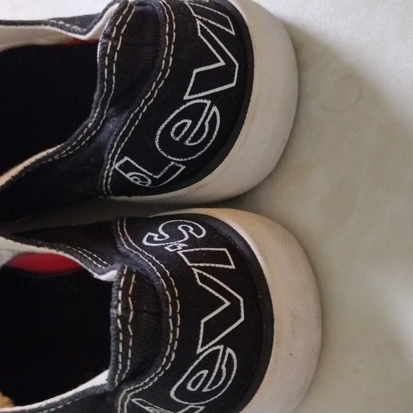 Levi's canvas sneakers. - Picture 6 of 8